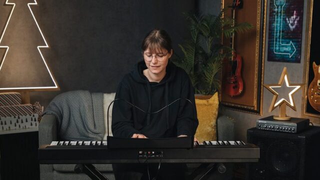 Acoustic Piano vs Digital Piano: Which One is Better?